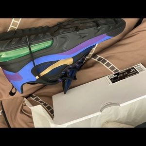 Sneakers size 9.5 airmax 270 react